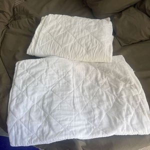Juego de Fundas de Almohada Blancas Acolchadas - imagen 2