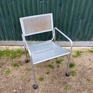 Lote anterior: Silla Metálica Moderna con Ruedas