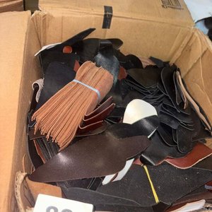 Lote de Retazos de Cuero en Varios Tonos para Artesanos - imagen 15