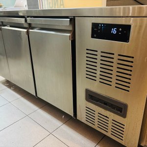 Bajo Mostrador Refrigerado Acero Inoxidable Tres Puertas 180x70x81cm - imagen 4
