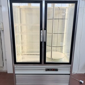 Lote anterior: Exhibidor de Postres Refrigerado con 4 Caras Vidriadas y Luz LED