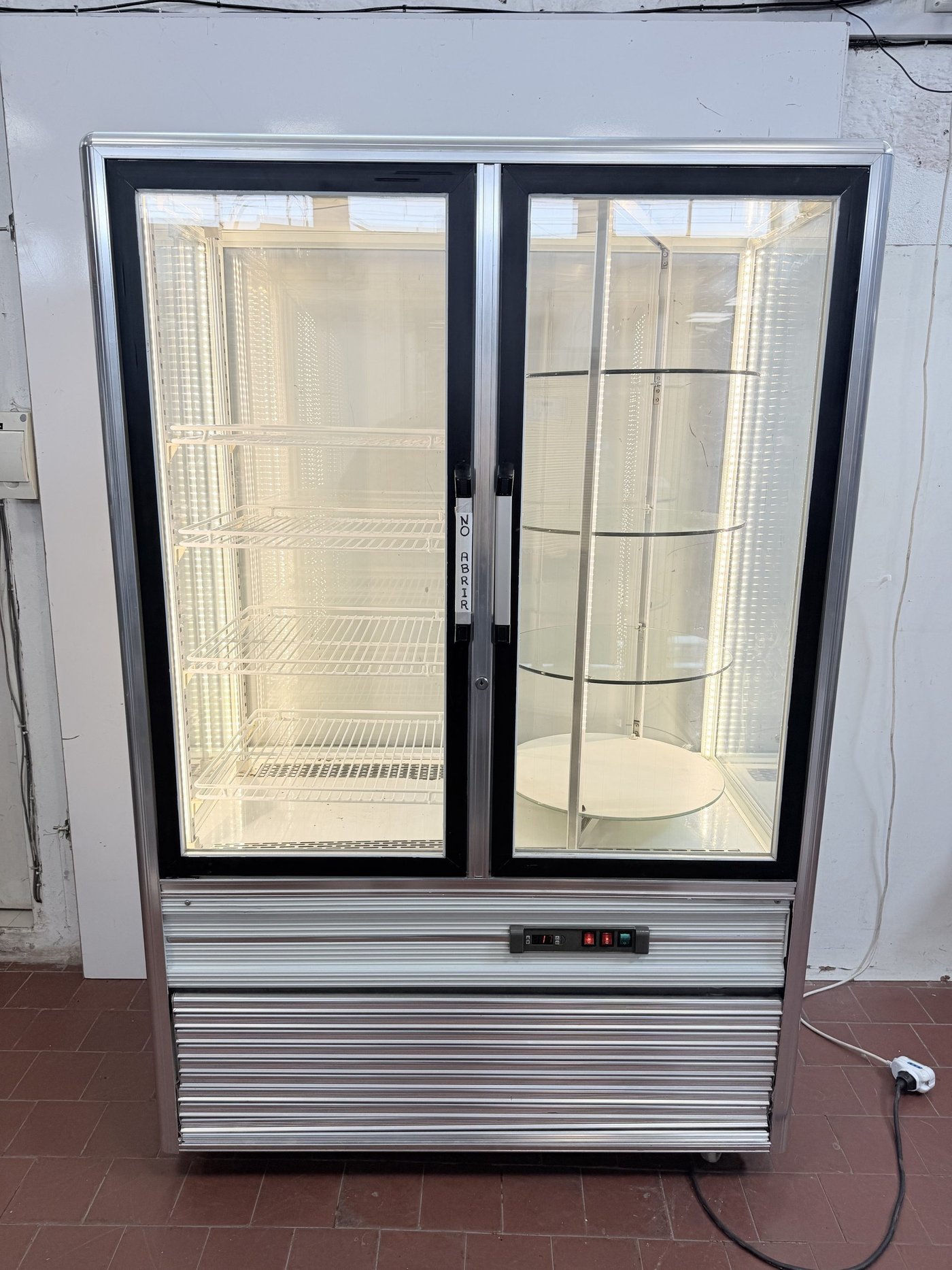 Exhibidor de Postres Refrigerado con 4 Caras Vidriadas y Luz LED