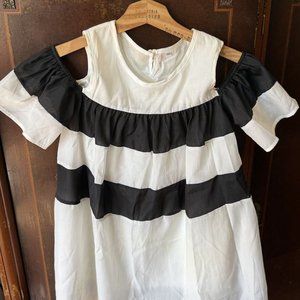 Vestido Infantil Rayas Blancas y Negras con Hombros Descubiertos Talla 140 - imagen 5