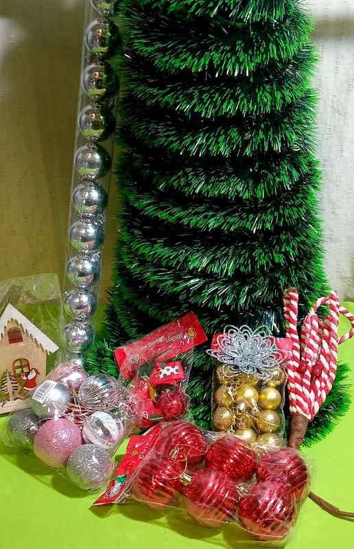 Adornos Navideños y Árbol para Colgar