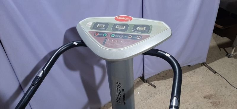 Plataforma Vibratoria MasterFVit - Equipo Electrónico - imagen 3