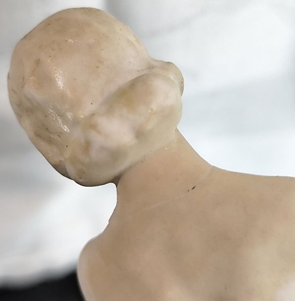 Pequeña figura alemana Hutschenreuther de mujer desnuda en biscuit - imagen 5