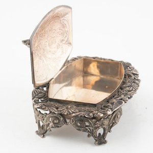 Alhajero Rectangular de Plata Labrada con Tapa Abatible - imagen 3