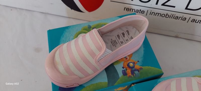 Calzado de Plástico para Hombre y Mujer - imagen 3