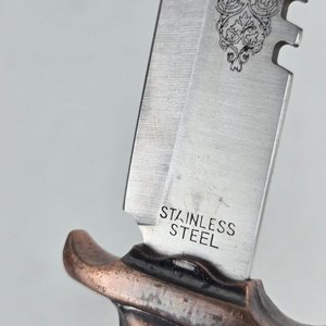 Cuchillo de Caza con Brújula en el Mango y Funda de Cuero - imagen 3