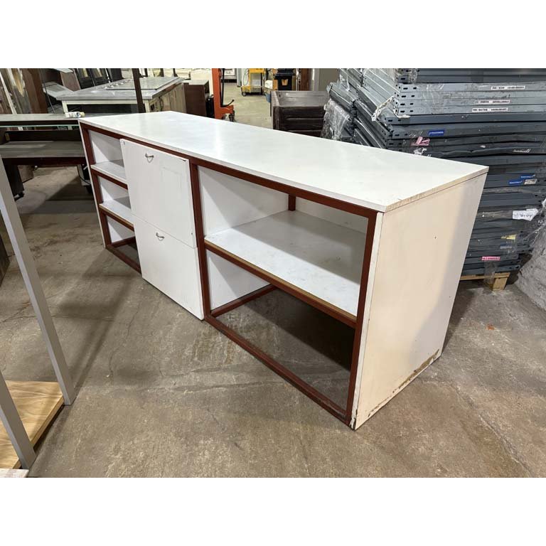 Lote anterior: Mostrador de hierro y MDF con 3 cajones
