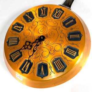 Reloj de Pared Tipo Sartén en Cobre con Números Romanos - imagen 2