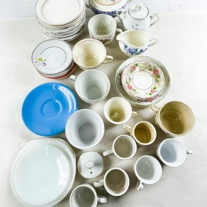 Conjunto de Vajilla: Tazas, Azucarero, Platillos y Platos de Postre - imagen 2