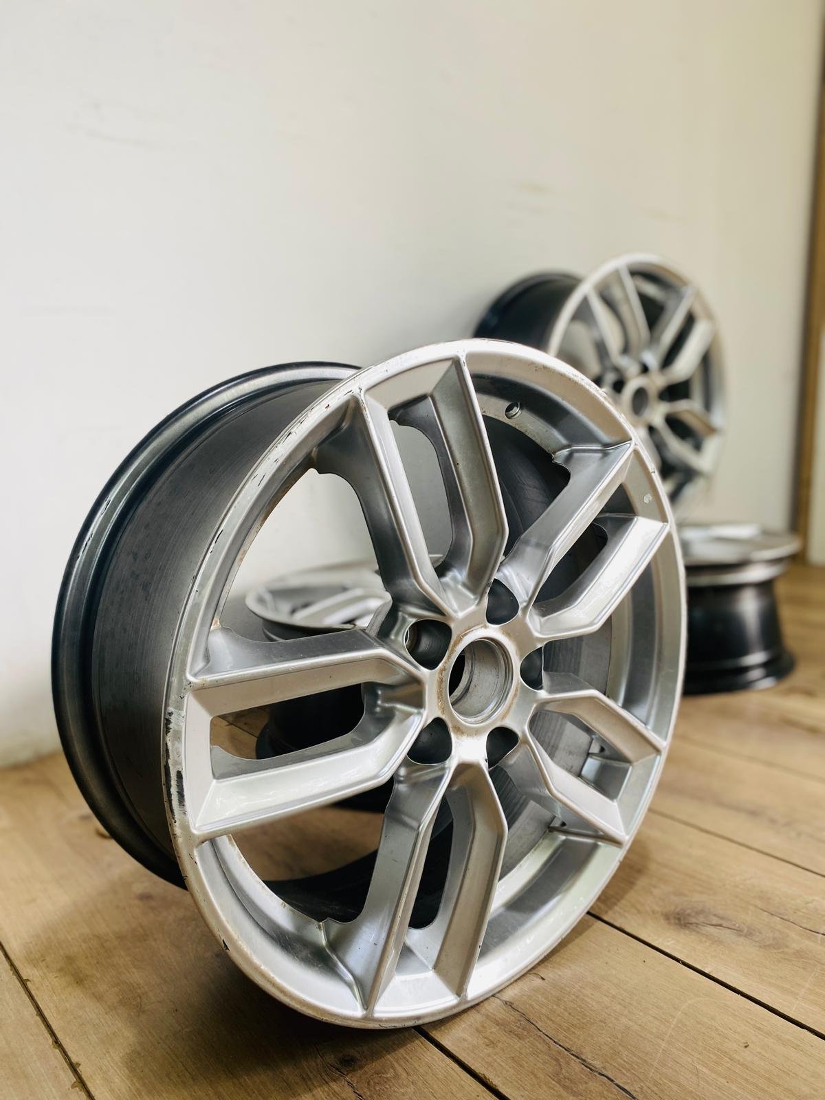 Item lote-x4-llantas-r17 - Image 1