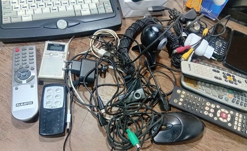 Gran Lote de Informática y Accesorios - imagen 6