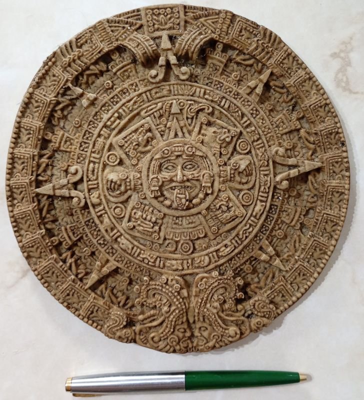 Colgante con forma de Calendario Azteca - Pieza antigua