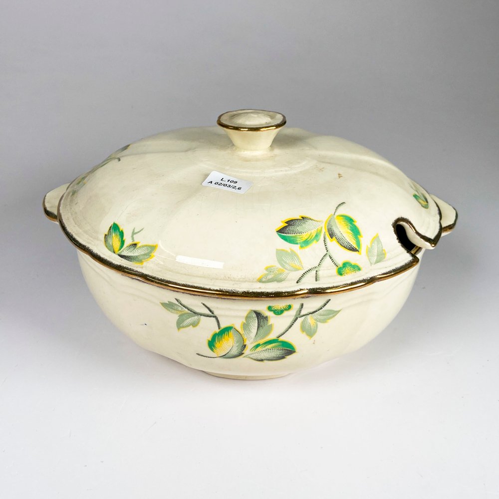 Lote anterior: Sopera de loza inglesa con tapa y diseño floral