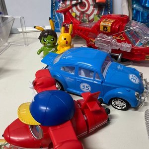 Lote de Juguetes: Princesa, Pistola, Auto, Helicópteros, Burbujero y Más - imagen 3
