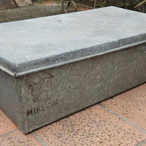 Lote anterior: Cajón Antiguo de Chapa Galvanizada Minerva - Gran Tamaño