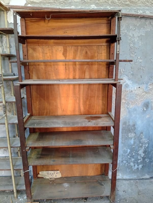 Estantería de Madera con 8 Estantes Metálicos