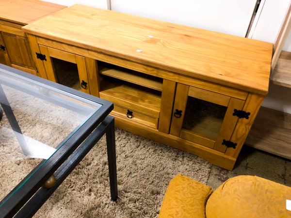 Mueble de TV de madera estilo rústico