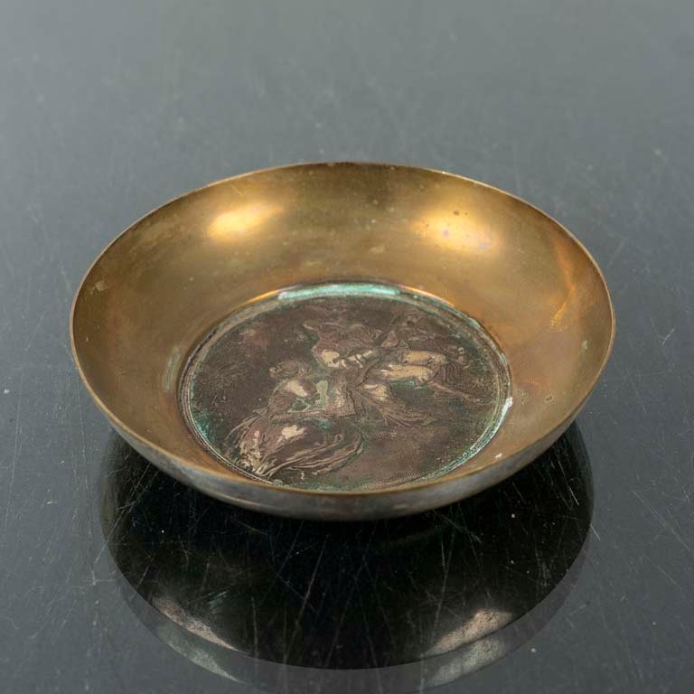 Centrito de Bronce con Aguafuerte y Detalle de Figuras