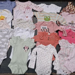 Lote anterior: Lote de Ropa para Bebé: Bodies y Pijamas Variados