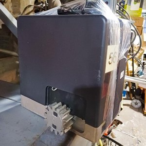 Lote anterior: Motor Corredizo 1/4 HP Usado con 2 Controles y Llave