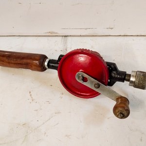 Taladro Manual Antiguo con Discos para Madera y Metal - imagen 1
