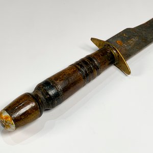 Cuchillo Antiguo con Cabo de Madera y Monograma Montevideo - imagen 2