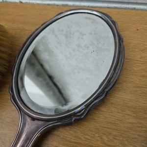 Antiguo Juego de Tocador con Espejo Biselado y Cepillos - imagen 6