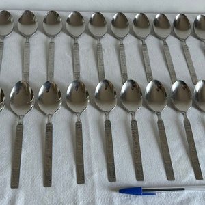 Juego de 16 Cucharas de Acero Inoxidable con Diseño Grabado - imagen 3