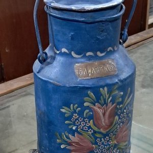Lote anterior: Lechera Antigua Azul con Flores Pintadas