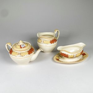 Tres piezas de loza inglesa, tetera, lechera y salsera - imagen 2