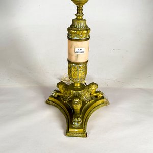 Lámpara de Mesa Bronce y Mármol con Globo Esmerilado y Talla "Caballos" - imagen 2