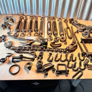Lote siguiente: Grandes Tensores, ganchos, cadenas etc, todo de gran tamaño