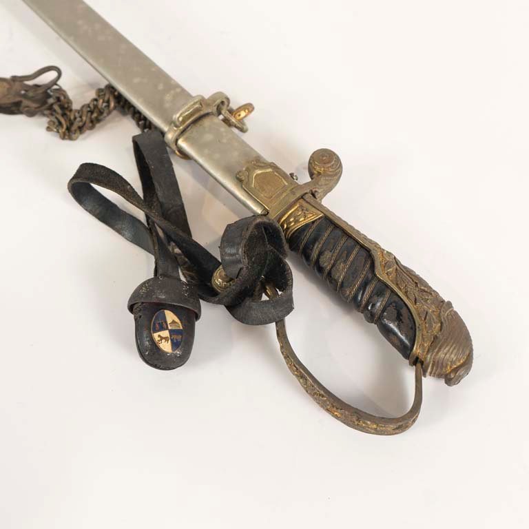 Sable del ejército mango bronce con casco y escudo uruguayo - imagen 2
