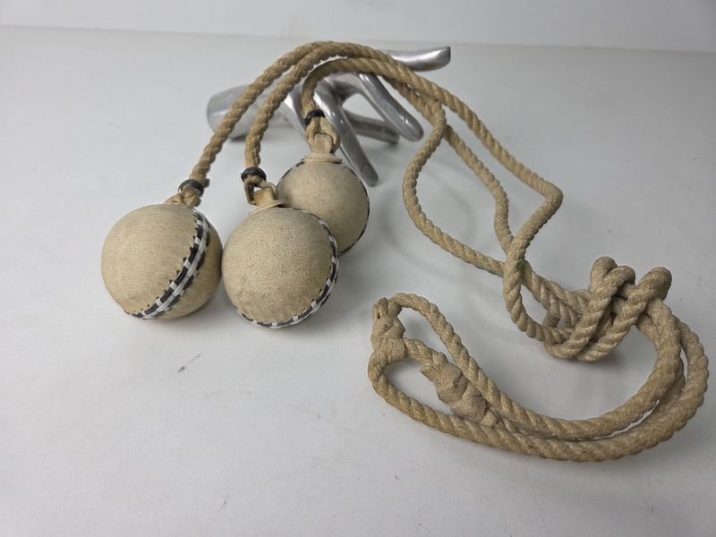 Lote anterior: Boleadoras en cuero trenzado - Accesorios para Vehículos