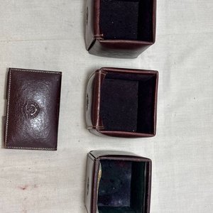 Set de Escritorio de Cuero Bordó con Grabados - imagen 6