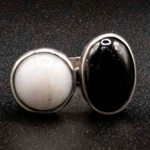Lote siguiente: Anillo de Plata 950 con Black Star y Cuarzo Blanco