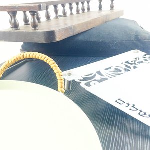 Mesa de Desayuno, Repisa de Madera y Bandeja Circular - imagen 3