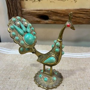 Lote siguiente: Figura Decorativa Pavo Real Dorado con Piedras Turquesa