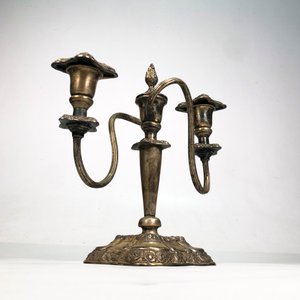 Candelabro de Metal Inglés Labrado para Tres Velas - imagen 3