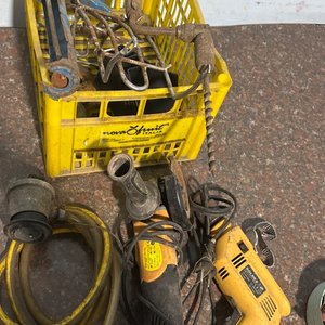 Lote anterior: Taladro Amoladora y Cajón con Accesorios Varios