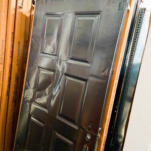 Nueve hojas de puerta chapa (frente) color oscuro con averia 193 x 78 cm - imagen 3