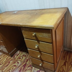 Escritorio madera ocho cajones - imagen 4