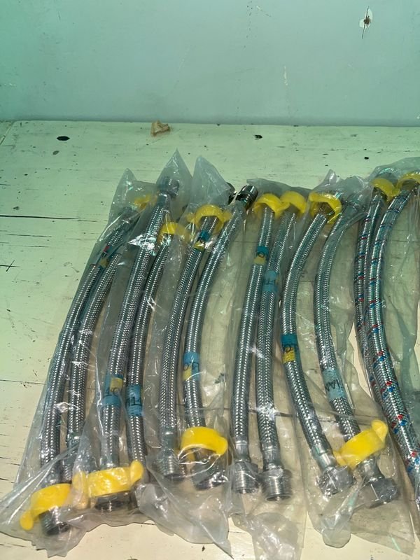 Paquetes de objetos metálicos en bolsas plásticas - imagen 2
