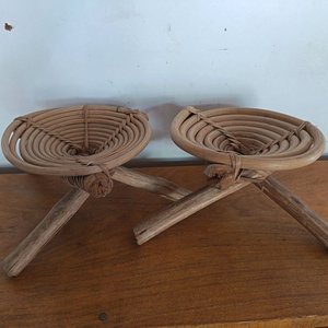 Lote anterior: Par de Adornos de Mimbre Estilo Naqueta Miniatura de Origen Africano