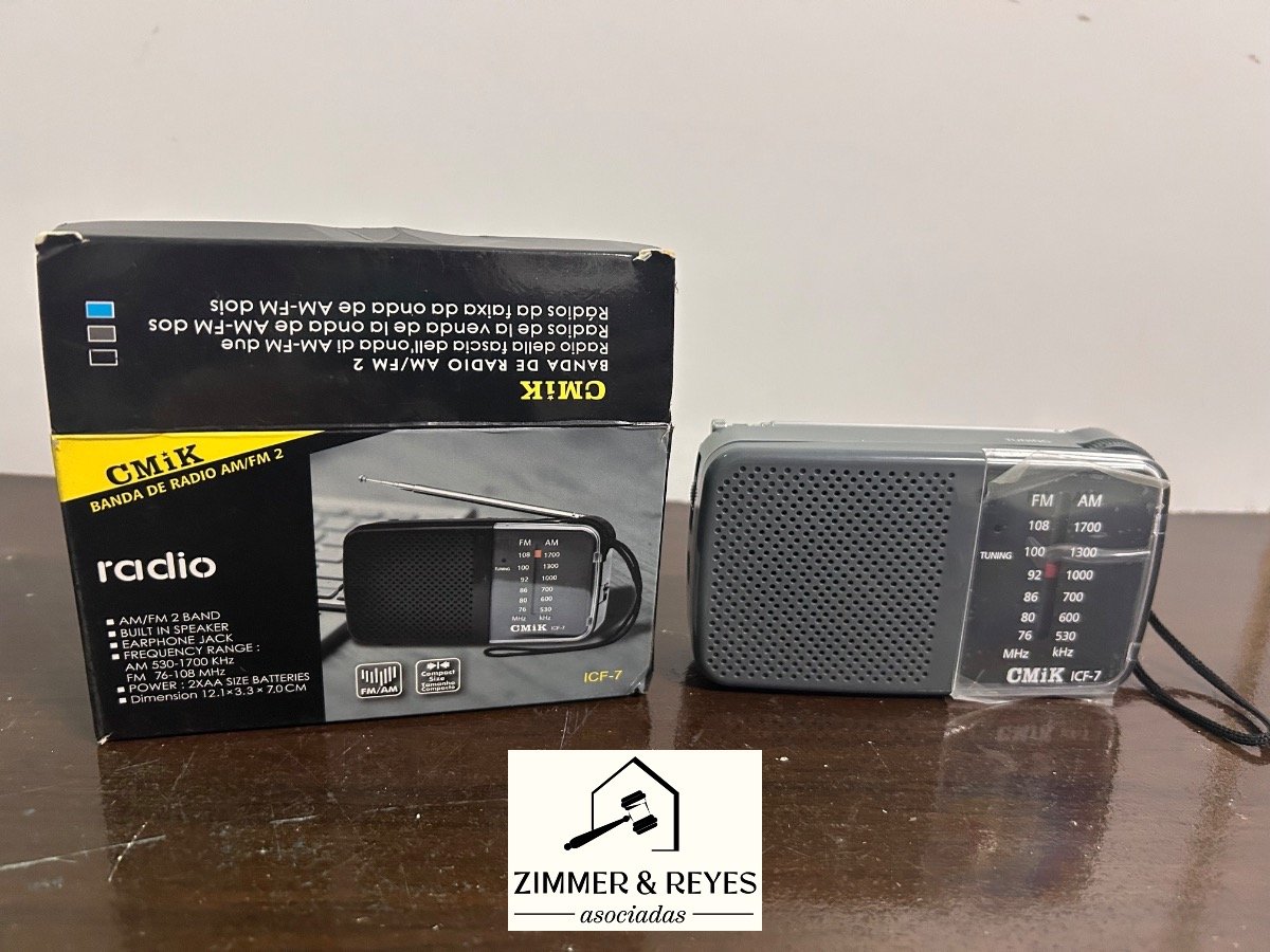 Radio Portátil CMiK con AM/FM y Batería