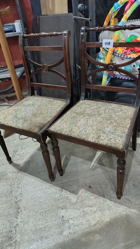 Sillas de madera para restaurar en excelente estado - imagen 2