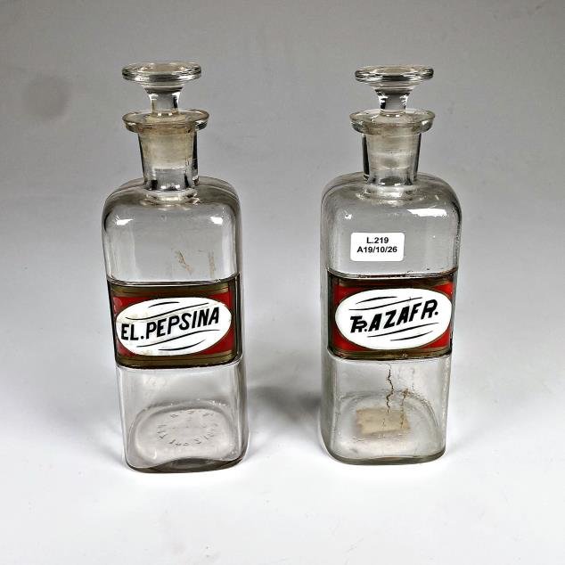Dos Frascos de Farmacia Antiguos de Vidrio con Tapones